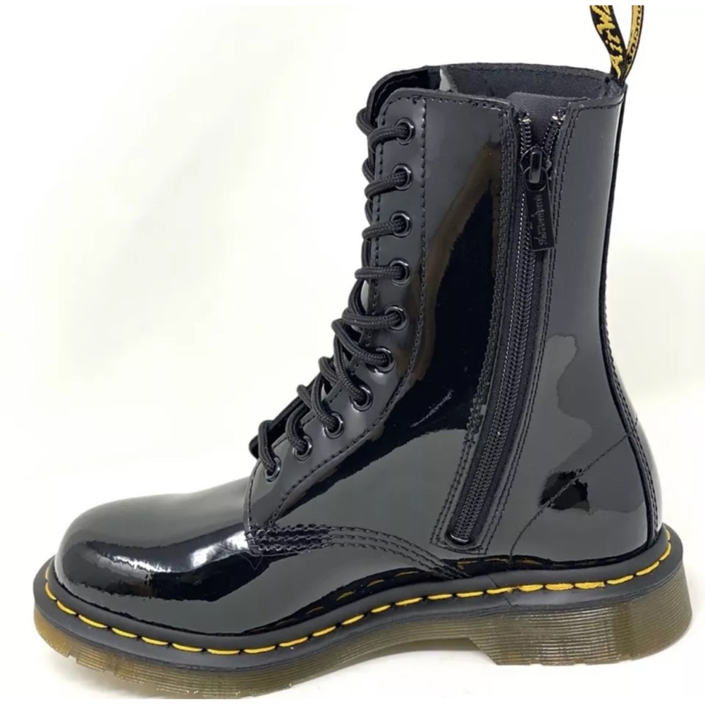 Dr. AirWair Martens 1490 Core Lamper Patent
Leather Boots.
